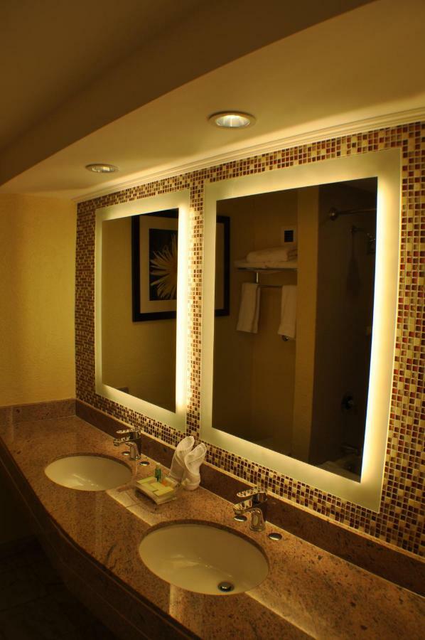Radisson Aquatica Resort Barbados Bridgetown Esterno foto